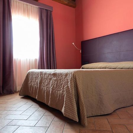 Magione Papale Relais Hotel LʼAquila Kültér fotó
