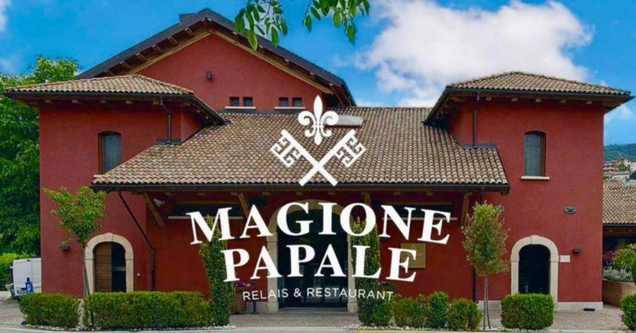 Magione Papale Relais Hotel LʼAquila Kültér fotó