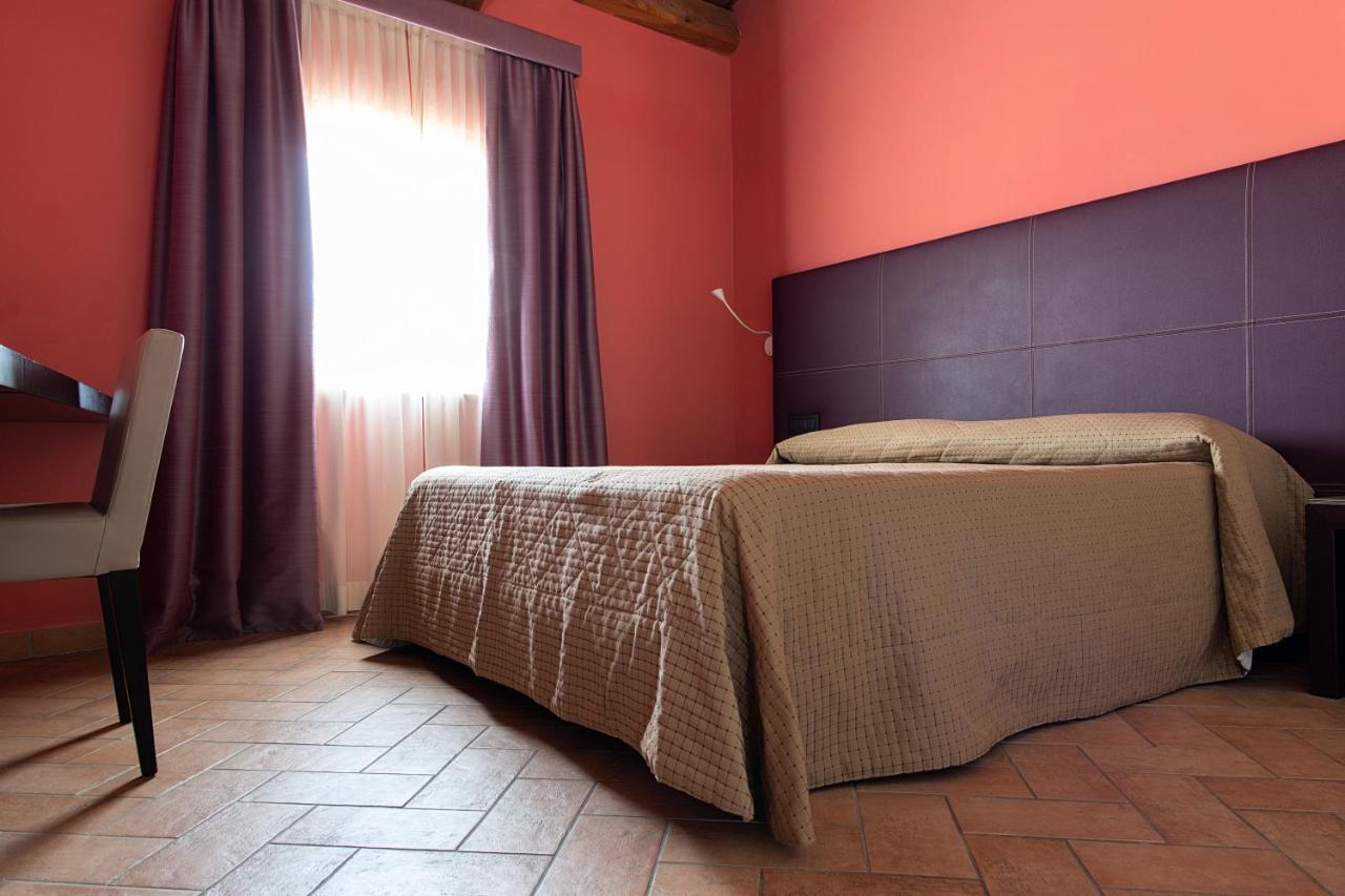 Magione Papale Relais Hotel LʼAquila Kültér fotó