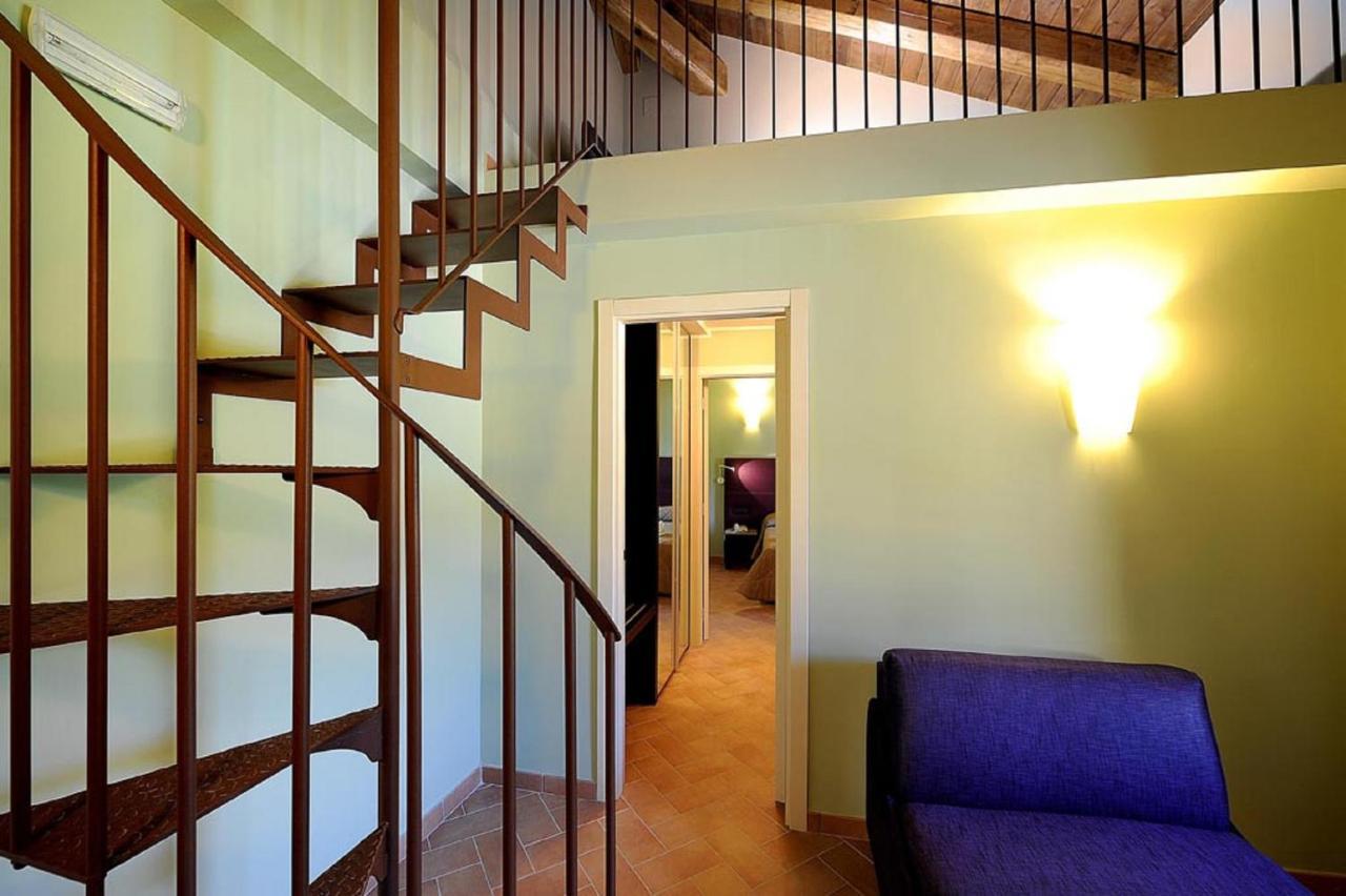 Magione Papale Relais Hotel LʼAquila Kültér fotó